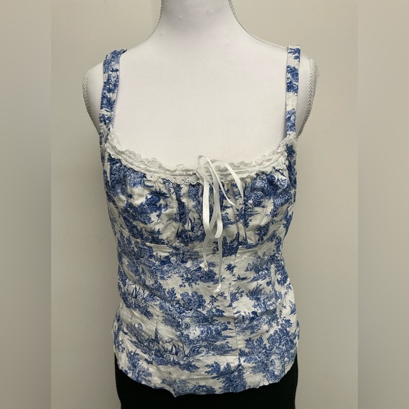 Kimchi Blue
Women's Blue Lennon Ceramic Print Linen Cami Top - Picture 3 of 11